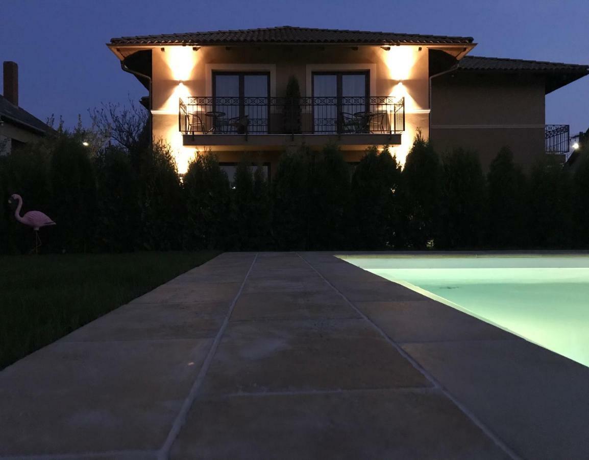 Villa Aruba & Private Spa Suites Keszthely Luaran gambar