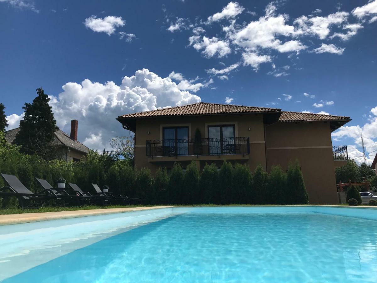 Villa Aruba & Private Spa Suites Keszthely Luaran gambar